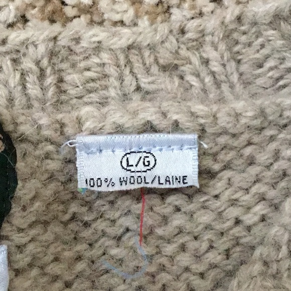 100% Wool Handknit.  Christmas Sweater Sz. Lg - Picture 4 of 4